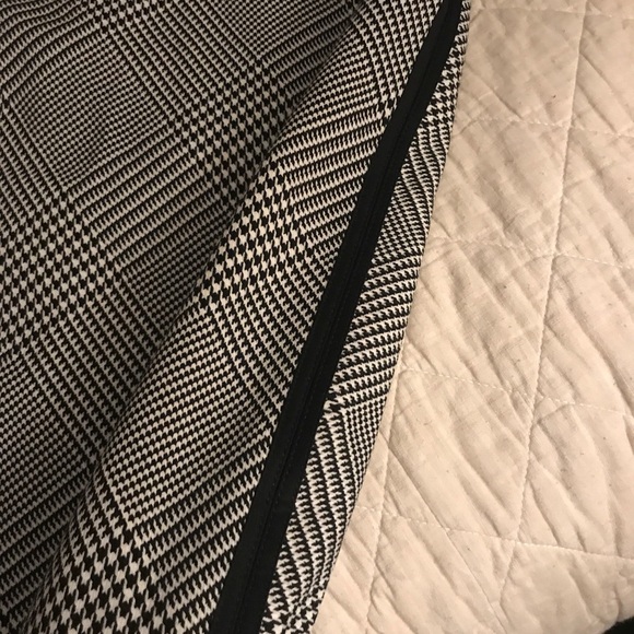 ♠️White House Black Market Skirt - Picture 5 of 8